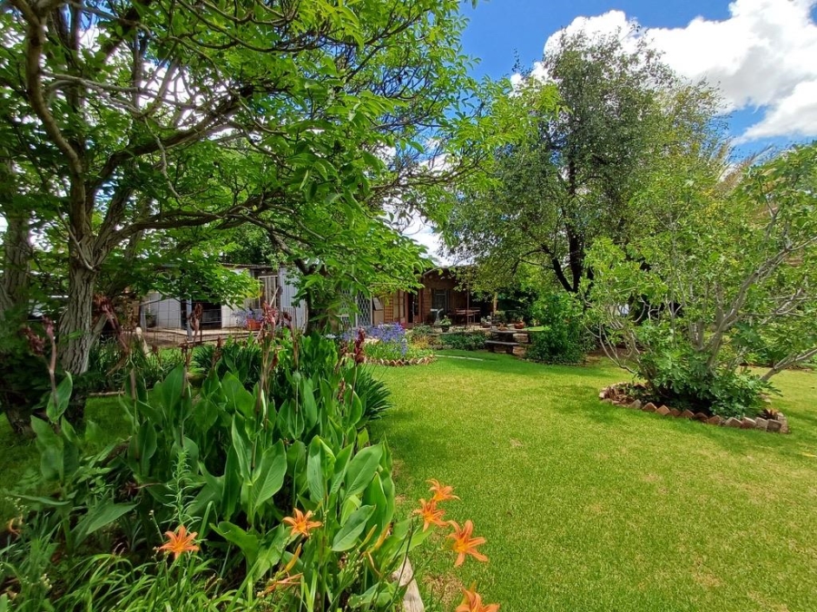 6 Bedroom Property for Sale in Estoire Free State